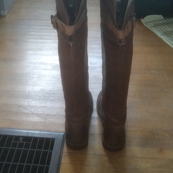 Frye Boots lightly worn - Picture 5 of 10